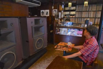 ジャズファンの聖地で、好きなレコードを聴く