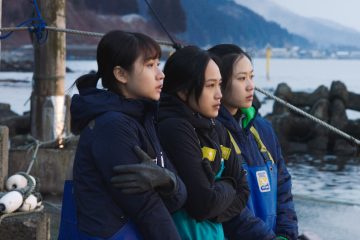 『海辺の彼女たち』