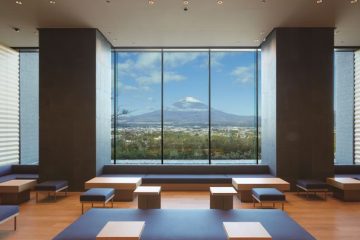 富士山に助けられ、開業直後のコロナ禍転じて福と成す