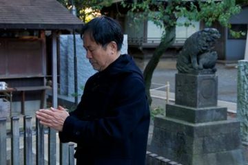 一年の締めくくりと初詣､町中で祈りのひとときを