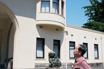 建築物と作品が一体となった空間で、美術鑑賞を楽しむ贅沢