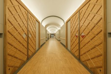 新しく生まれ変わった〝皇居三の丸尚蔵館〟の第3期記念展では、伝狩野永徳《源氏物語図屏風》、円山応挙《源氏四季図屏風》などの名品が登場