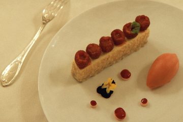 いまやディオール、ヴィトンなど、高級ブランドとのコラボが話題となったパティシエの成功実話『パリ・ブレスト ~夢をかなえたスイーツ~』