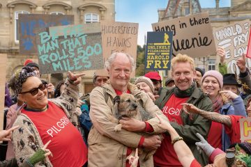 イギリス新作映画初登場でナンバーワンの大ヒット!まさかの一歩が人生を変える。800キロ横断のロードムービー『ハロルド・フライのまさかの旅立ち』