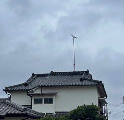 第52回【萩原朔美 スマホ散歩】屋根の上の忠犬ハチ公