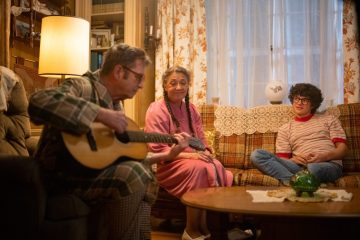 30年前のアルバムが思いがけず復活!心癒される音楽映画の傑作『ドリーミン・ワイルド 名もなき家族のうた』