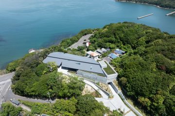 瀬戸内海の現代アートの島「直島」に、安藤忠雄設計の「直島新美術館」が5月31日開館!