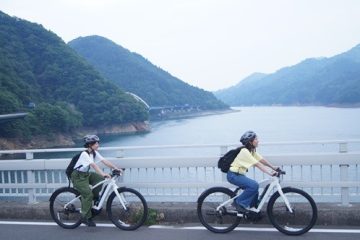 【お出かけ情報】神奈川県の風光明媚な宮ケ瀬湖、丹沢湖周辺を環境に優しいモビリティを利用して巡り、地域の魅力を再発見しよう!