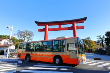 「子育て応援ポリシー」を掲げる小田急グループが、鉄道、神奈中バス、小田急バスにつづき、江ノ電バスも小児運賃低廉化(一乗車一律50円)を実現!